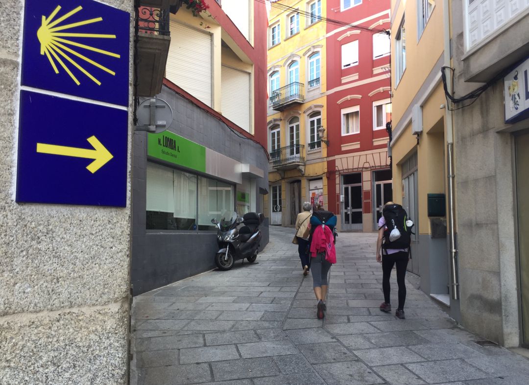 Señalización del Camiño Portugués da Costa a su paso por A Guarda. Señalización del Camiño Portugués da Costa a su paso por A Guarda.