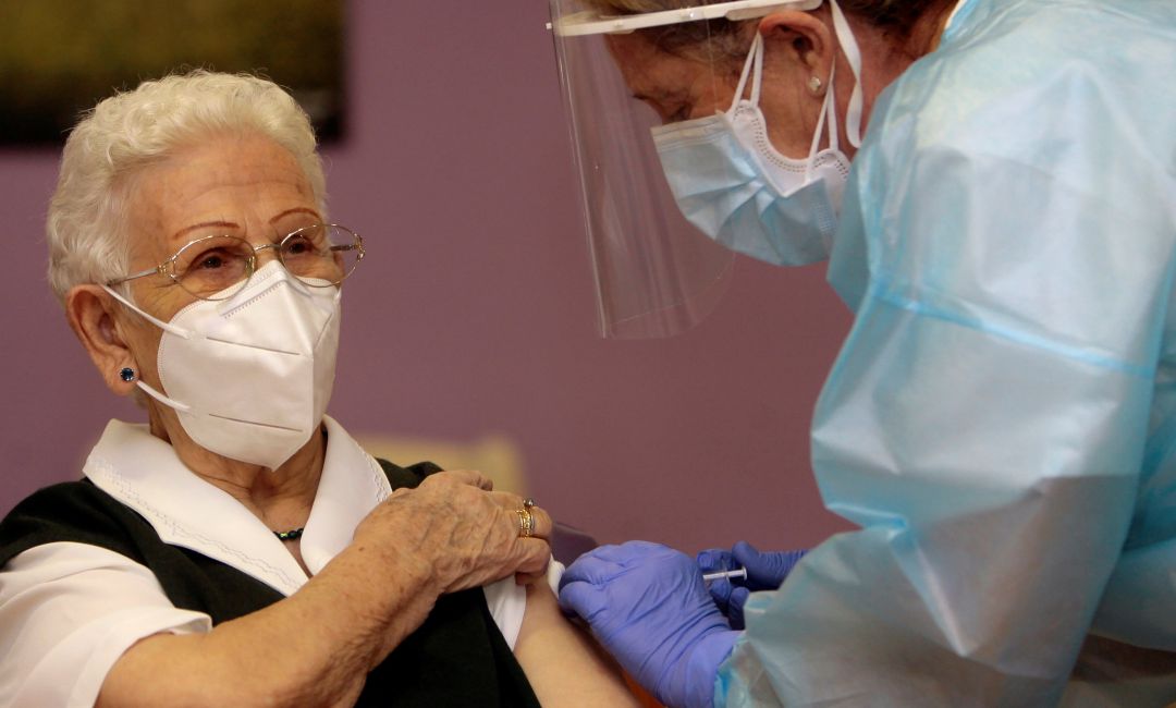 Araceli Hidalgo, de 87 años, fue vacunada con Pfizer. Araceli Hidalgo, de 87 años, fue vacunada con Pfizer.