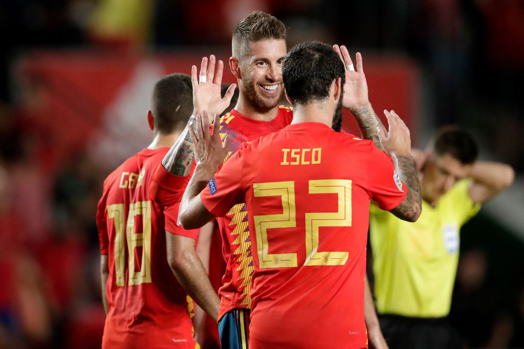Sergio Ramos e Isco Alarcón se felicitan por la última goleada a Croacia Sergio Ramos e Isco Alarcón se felicitan por la última goleada a Croacia
