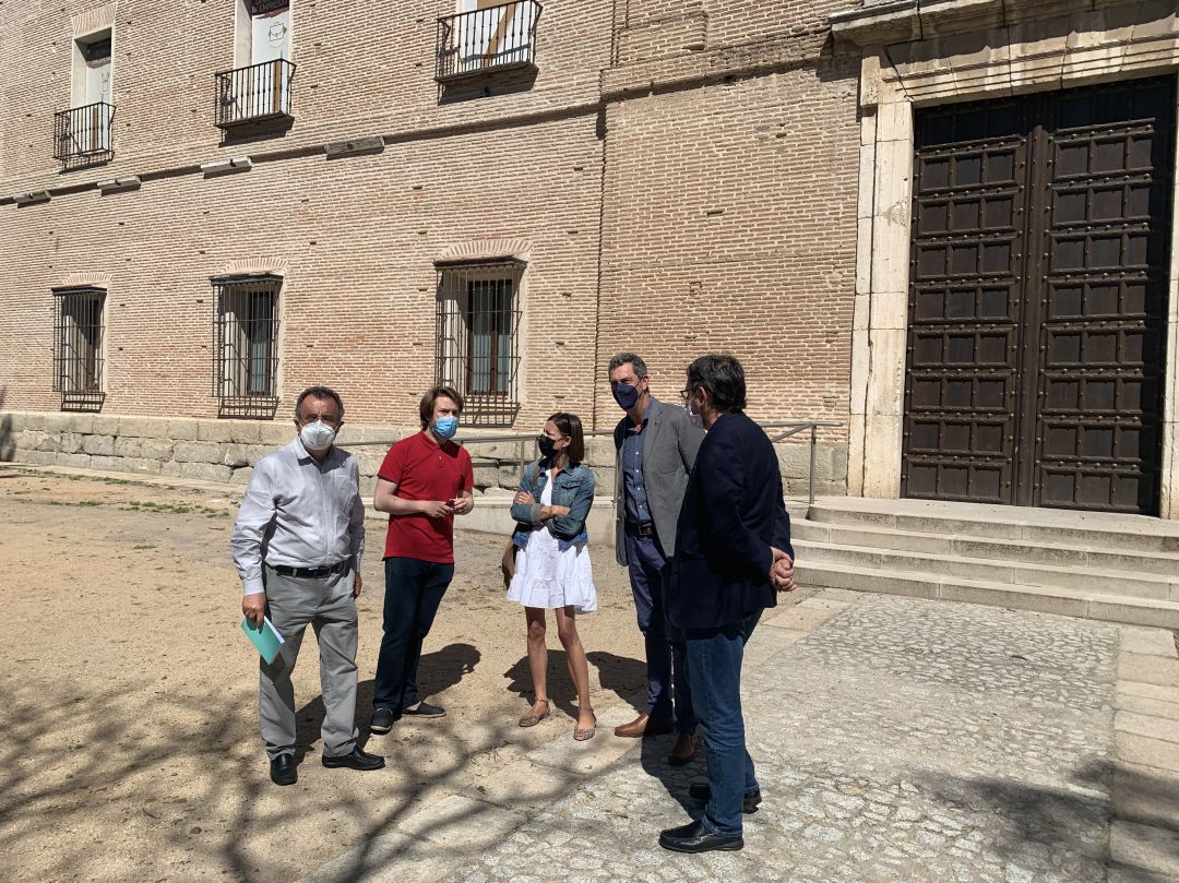 Representantes socialistas denuncian desde el Simón Ruiz el abandono de la Junta Representantes socialistas denuncian desde el Simón Ruiz el abandono de la Junta