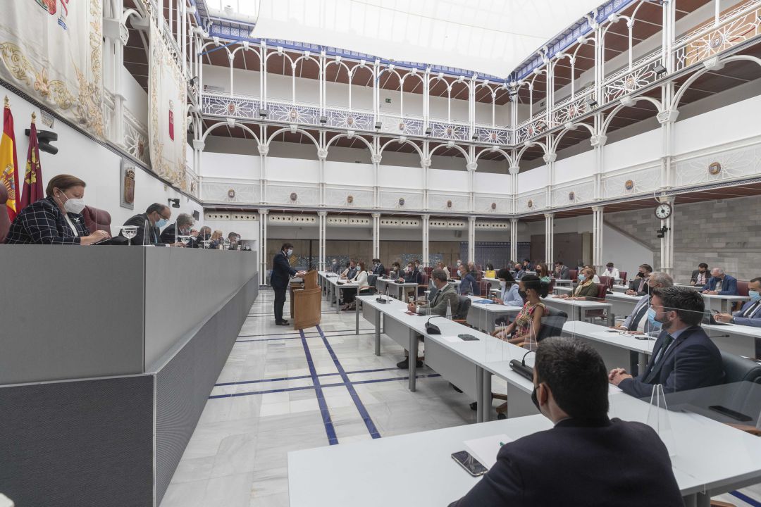 Los partidos que sustentan al Gobierno regional destacan las medidas anunciadas por el presidente en contraste con la visión de PSOE y Unidas Podemos Los partidos que sustentan al Gobierno regional destacan las medidas anunciadas por el presidente en contraste con la visión de PSOE y Unidas Podemos