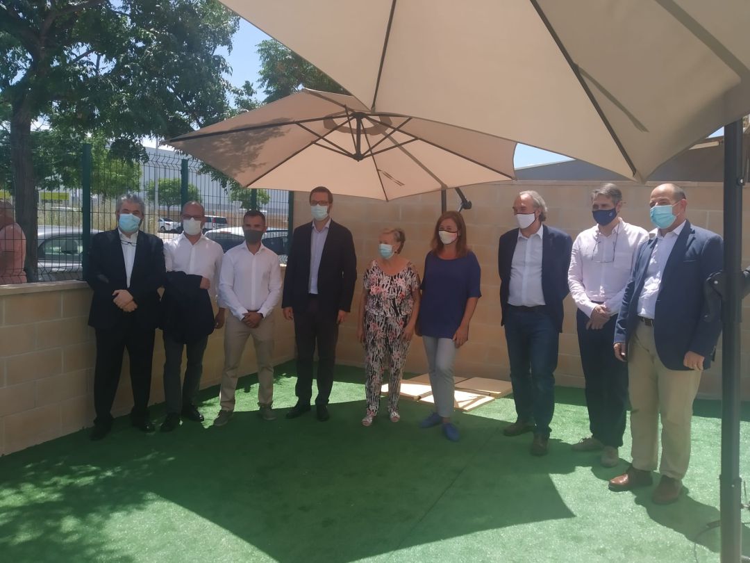 Inauguración del centro de Ambadiba con miembros de la asociación y autoridades. Inauguración del centro de Ambadiba con miembros de la asociación y autoridades.