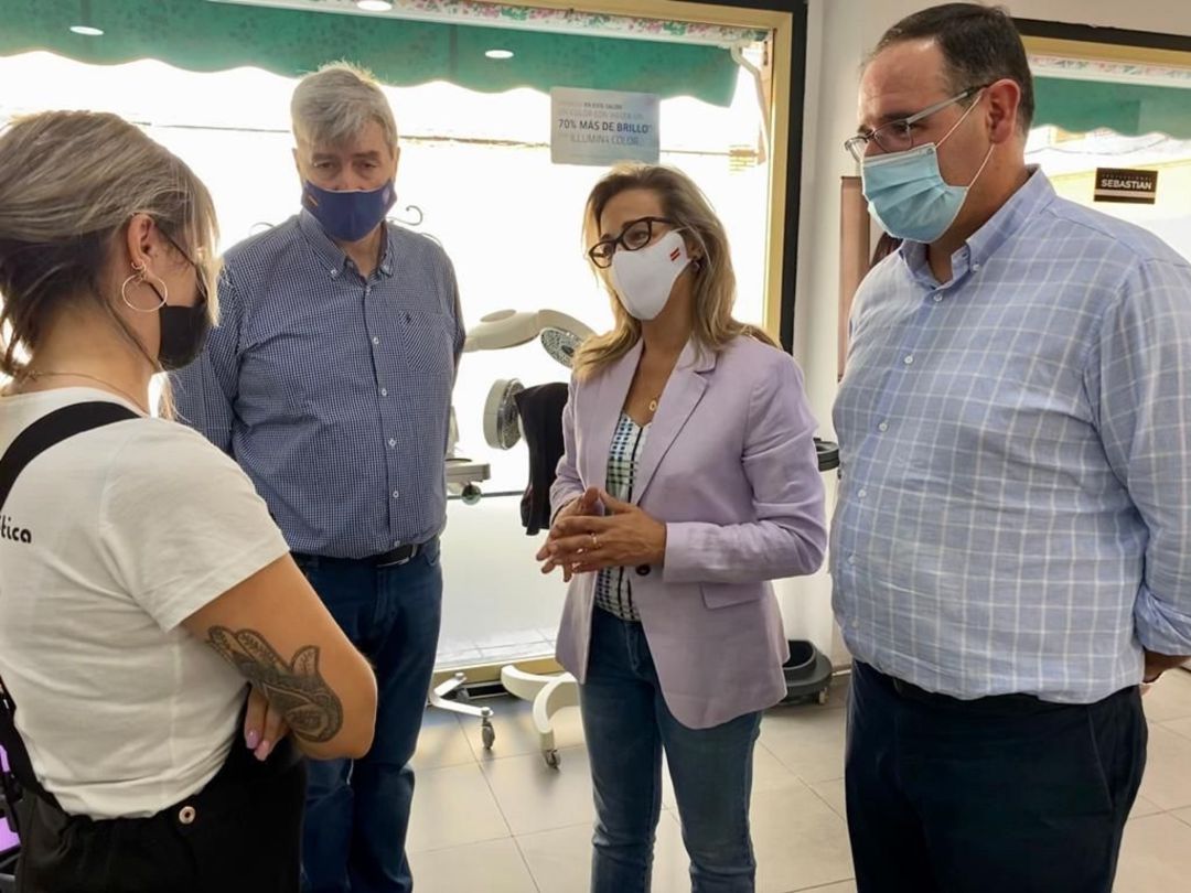 Visita de los populares a centros de estética y peluquería de Tarancón Visita de los populares a centros de estética y peluquería de Tarancón