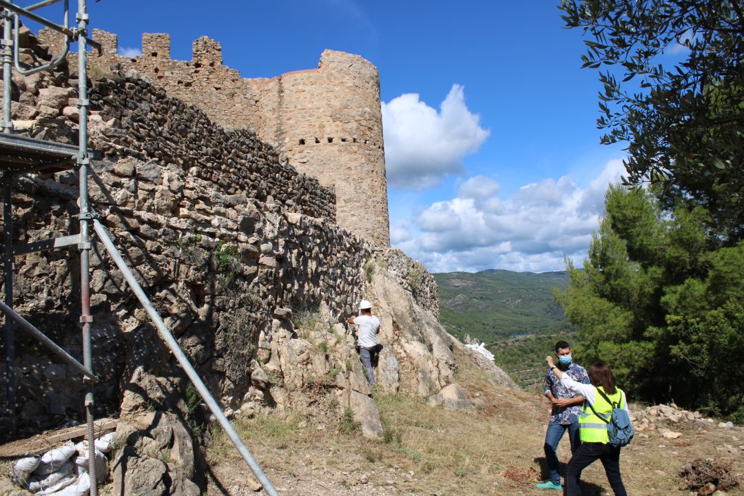 Visita obras castillo de l'Alcalaten Visita obras castillo de l'Alcalaten