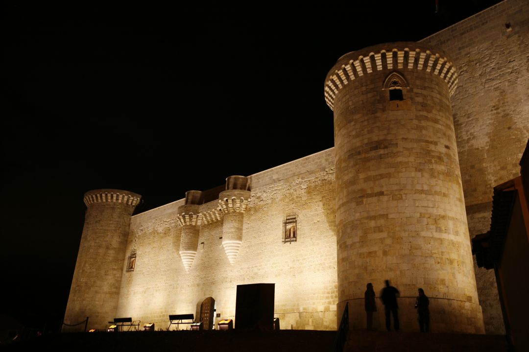 El castillo de Fuentes de Valdepero reabre sus puertas El castillo de Fuentes de Valdepero reabre sus puertas