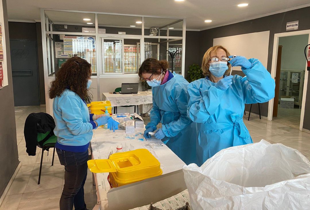 Un punto de vacunación contra el covid. Un punto de vacunación contra el covid.