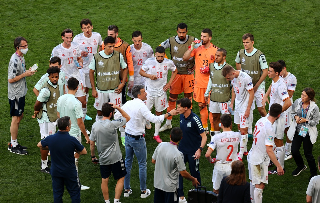 Luis Enrique dando indicaciones al equipo en la prórroga contra Croacia Luis Enrique dando indicaciones al equipo en la prórroga contra Croacia