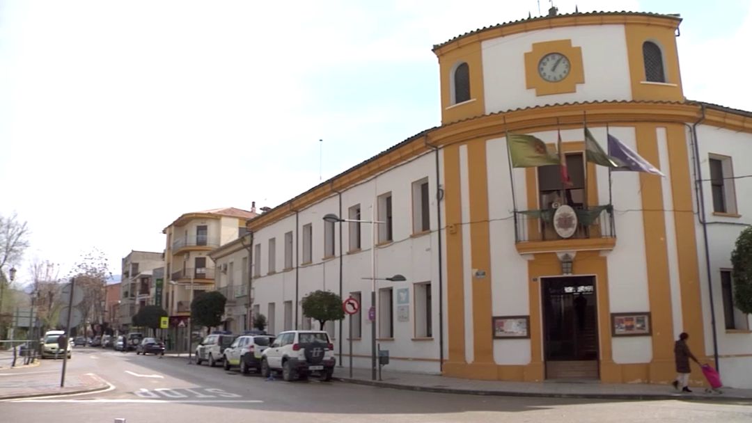 El Ayuntamiento se ha visto obligado a tomar las primeras medidas y ha cerrado las instalaciones públicas El Ayuntamiento se ha visto obligado a tomar las primeras medidas y ha cerrado las instalaciones públicas