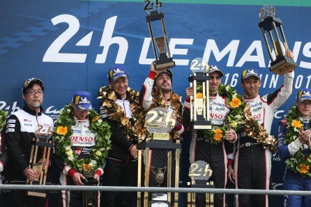 Fernando Alonso como campeón de las 24 horas de Le Mans con Toyota Fernando Alonso como campeón de las 24 horas de Le Mans con Toyota