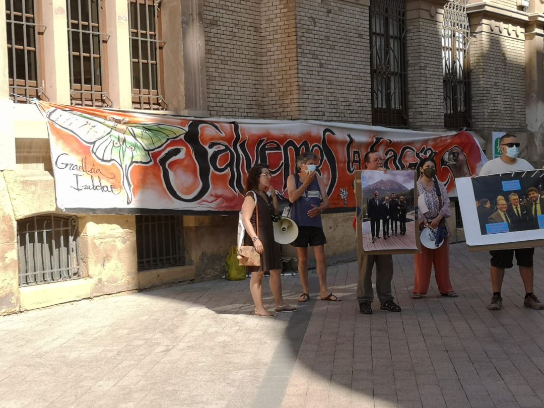 Protesta en Murcia contra el plan de Orenes de instalar apartamentos turísticos de lujo en la Puebla de Don Fadrique Protesta en Murcia contra el plan de Orenes de instalar apartamentos turísticos de lujo en la Puebla de Don Fadrique