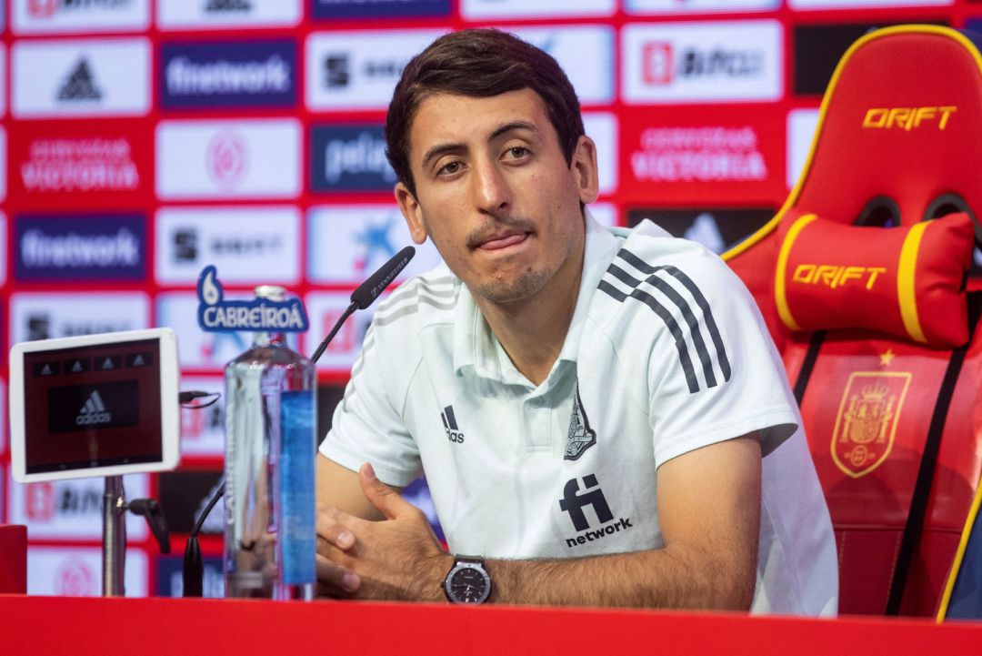 El futbolista de la selección española Mikel Oyarzabal da una rueda de prensa en la Ciudad del Fútbol de Las Rozas, este domingo El futbolista de la selección española Mikel Oyarzabal da una rueda de prensa en la Ciudad del Fútbol de Las Rozas, este domingo