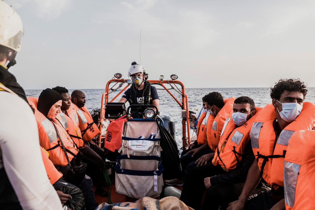 El barco de rescate Ocean Viking, de la organización humanitaria SOS Méditerranée ha realizado en las últimas horas varias operaciones de salvamento y en total lleva ya a bordo 132 migrantes. El barco de rescate Ocean Viking, de la organización humanitaria SOS Méditerranée ha realizado en las últimas horas varias operaciones de salvamento y en total lleva ya a bordo 132 migrantes.