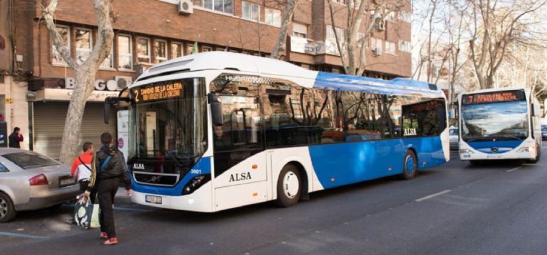 Salud hace seguimiento a los pasajeros de un autobús Cartagena-La Manga en el que viajaba una pasajera con Covid Salud hace seguimiento a los pasajeros de un autobús Cartagena-La Manga en el que viajaba una pasajera con Covid
