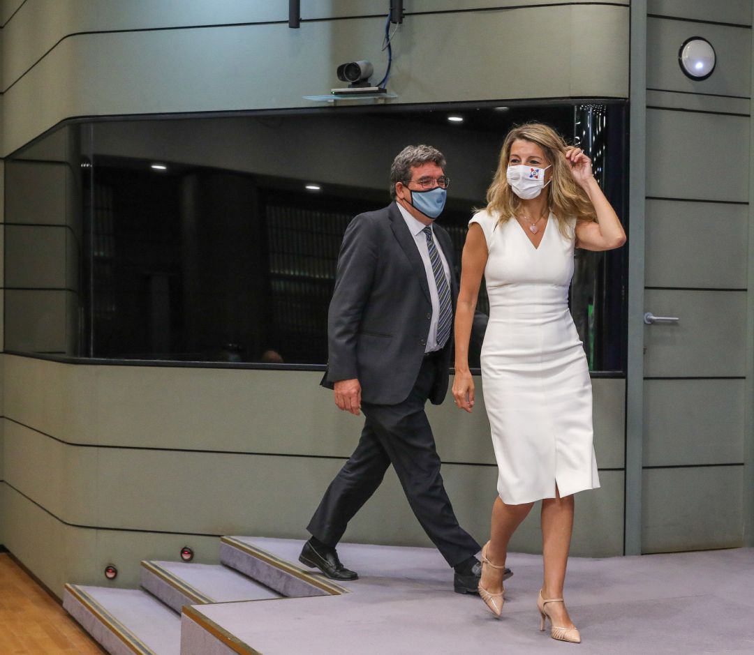 La vicepresidenta tercera del Gobierno y ministra de Trabajo y Economía Social, Yolanda Díaz, y el ministro de Inclusión, Seguridad Social y Migraciones, José Luis Escrivá La vicepresidenta tercera del Gobierno y ministra de Trabajo y Economía Social, Yolanda Díaz, y el ministro de Inclusión, Seguridad Social y Migraciones, José Luis Escrivá