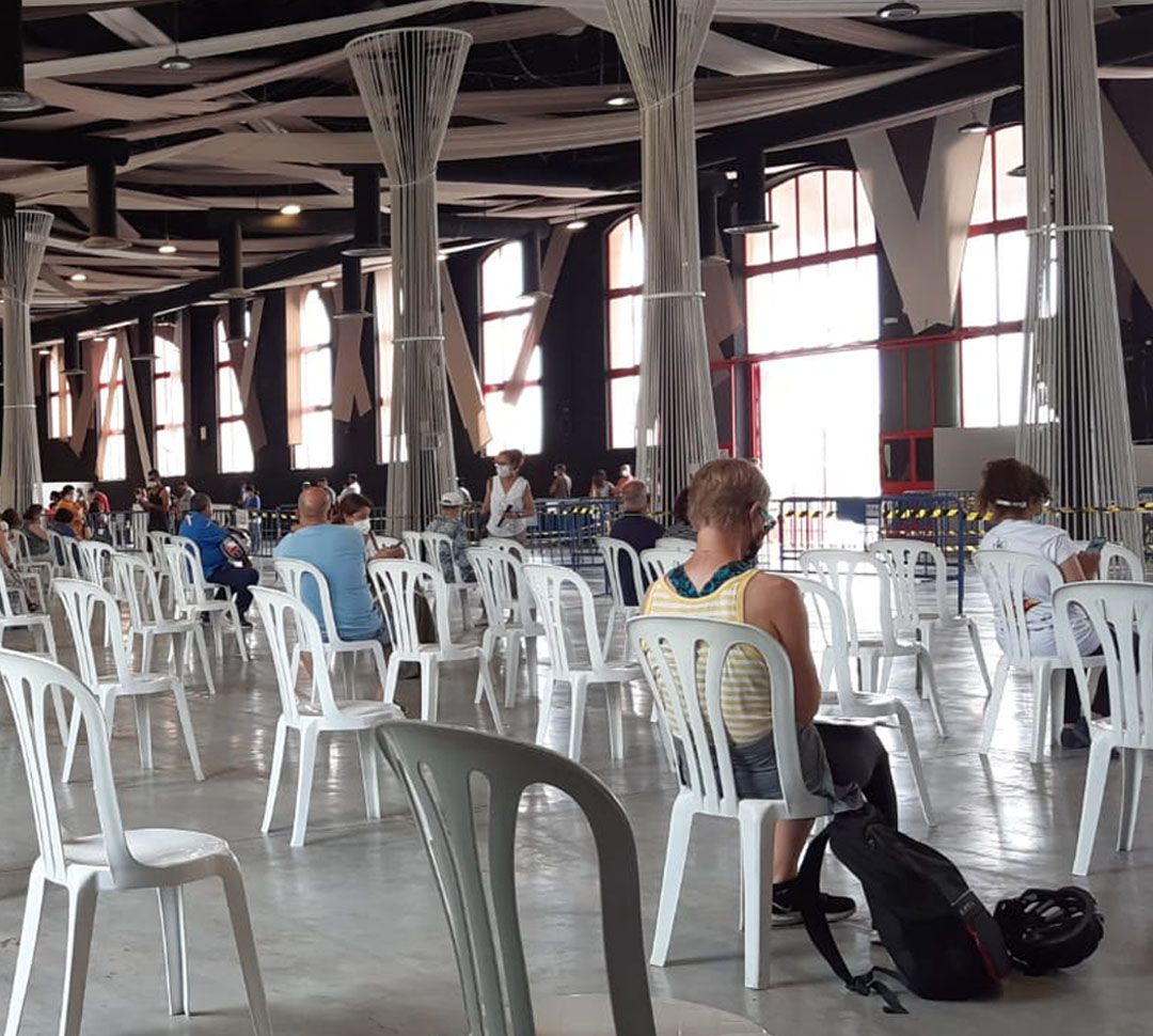 Dispositivo de vacunación masiva contra la covid en las instalaciones de la Feria de Muestras de Armilla-Granada (FERMASA) Dispositivo de vacunación masiva contra la covid en las instalaciones de la Feria de Muestras de Armilla-Granada (FERMASA)