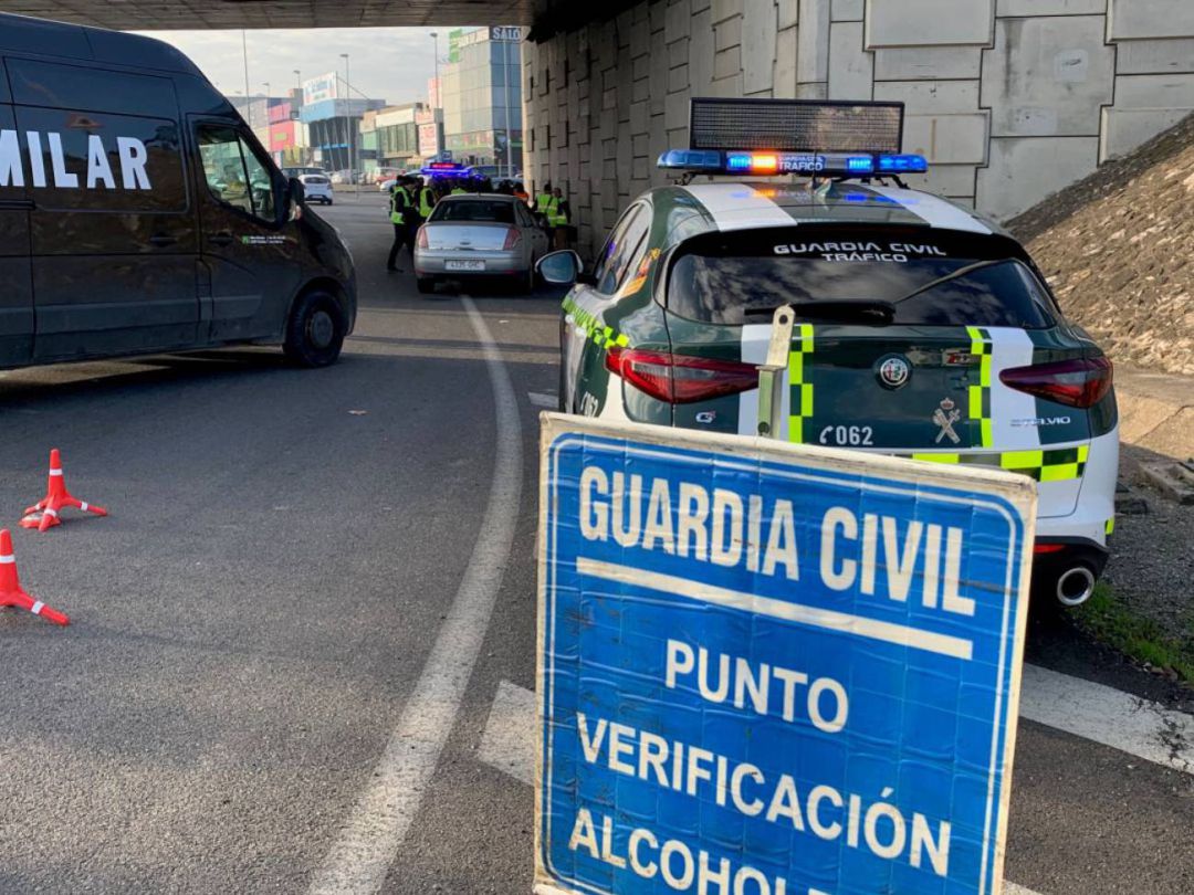 Control de la Guardia Civil en la Torrecilla. Control de la Guardia Civil en la Torrecilla.