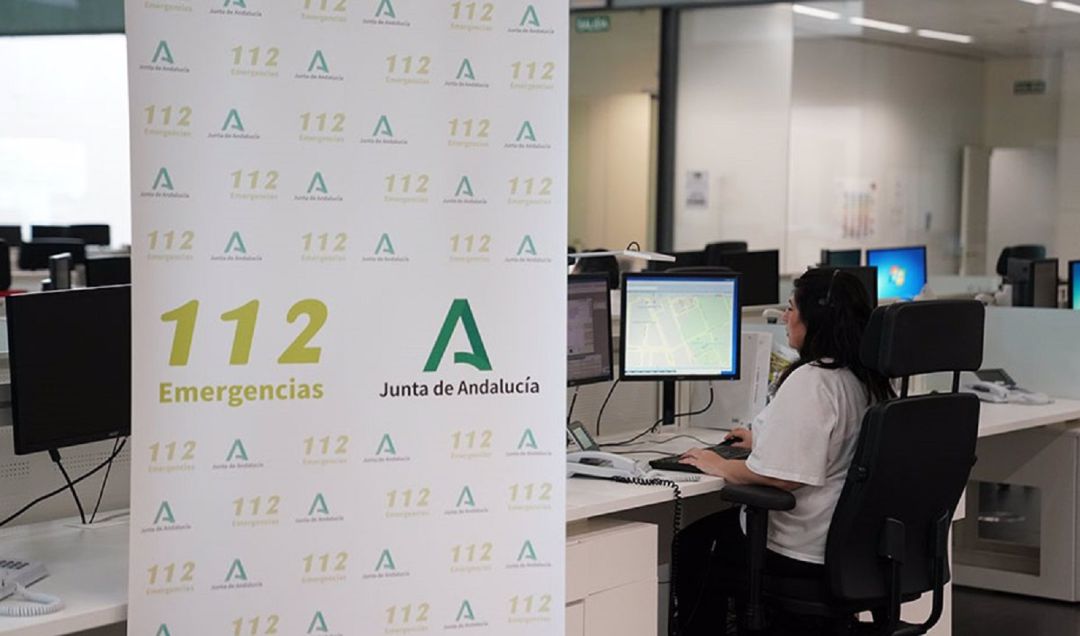 Las salas del 112 en Andalucía, y sobre todo sus profesionales, siempre están preparados para ayudar en las emergencias que surgen en el día a día Las salas del 112 en Andalucía, y sobre todo sus profesionales, siempre están preparados para ayudar en las emergencias que surgen en el día a día