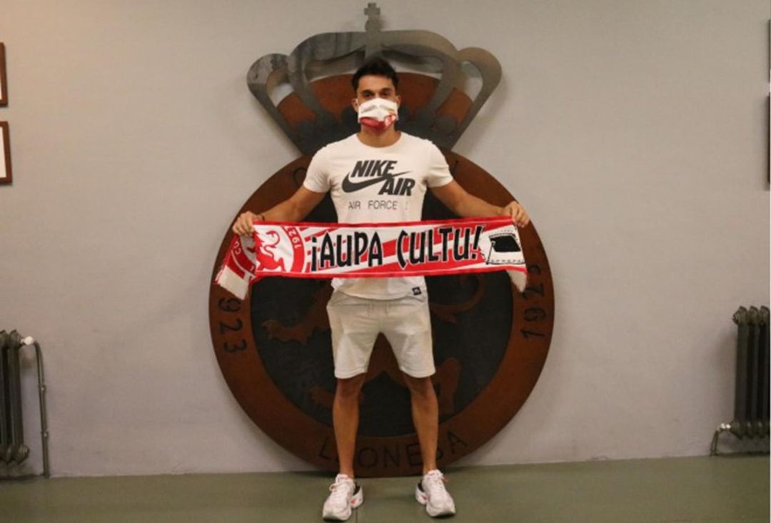Mario Sánchez en su presentación como jugador de la Cultural Mario Sánchez en su presentación como jugador de la Cultural