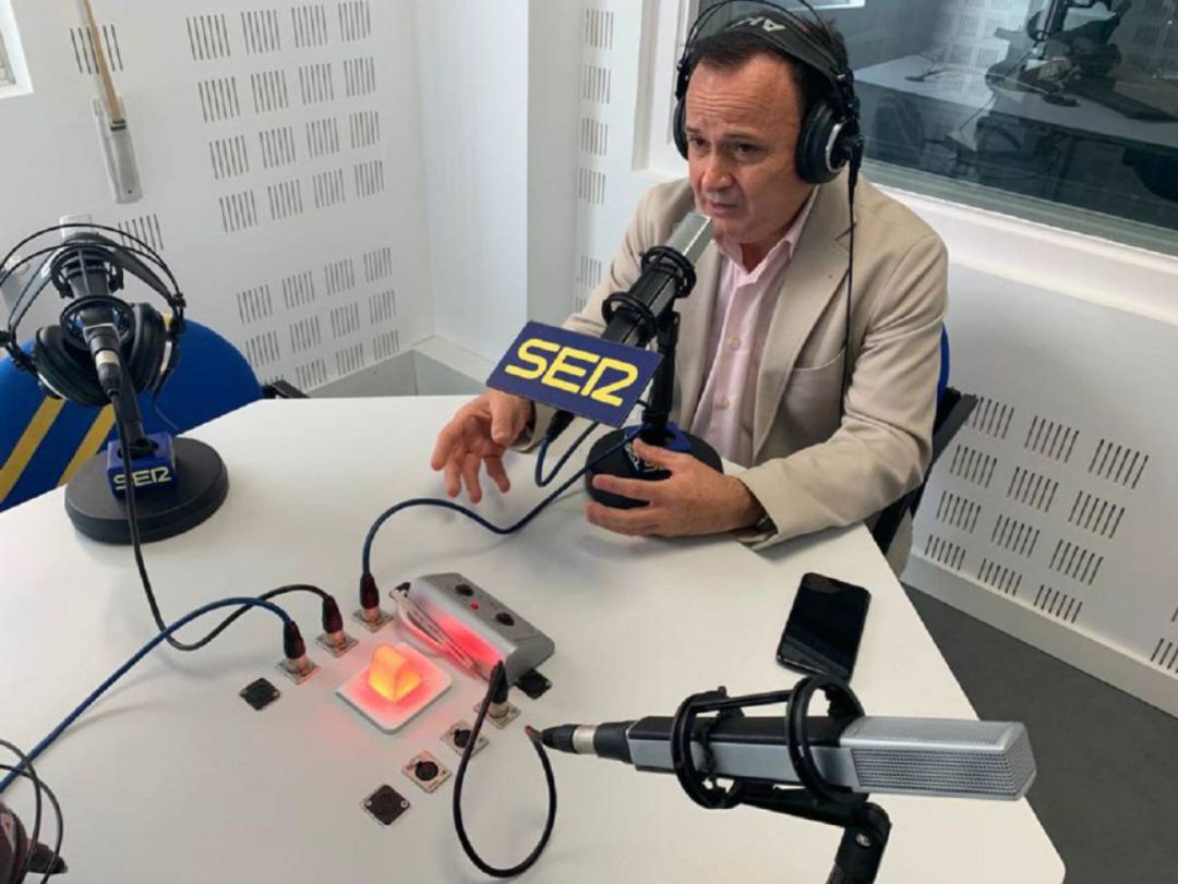 Ángel Viveros, alcalde de Coslada, en los estudios de SER Henares. Ángel Viveros, alcalde de Coslada, en los estudios de SER Henares.