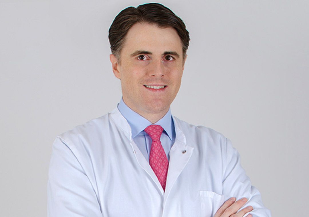 Dr. Eduardo De Frutos Dr. Eduardo De Frutos