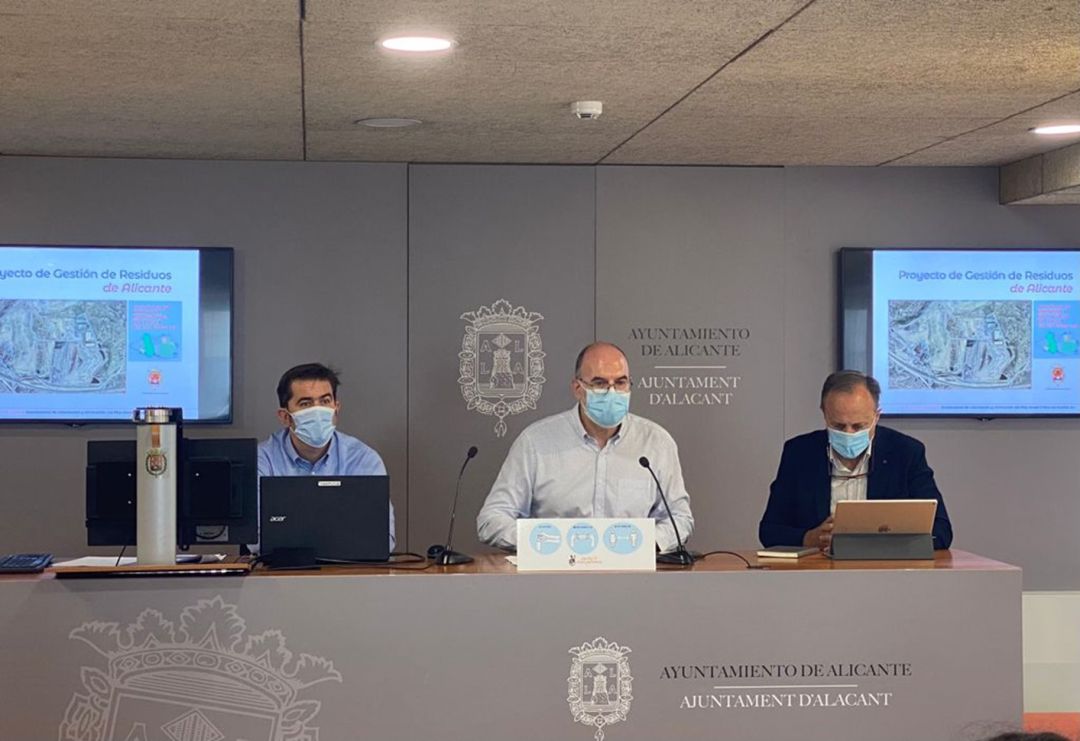 Fotografía de la rueda de prensa de la presentación del Plan Zonal de Residuos Fotografía de la rueda de prensa de la presentación del Plan Zonal de Residuos
