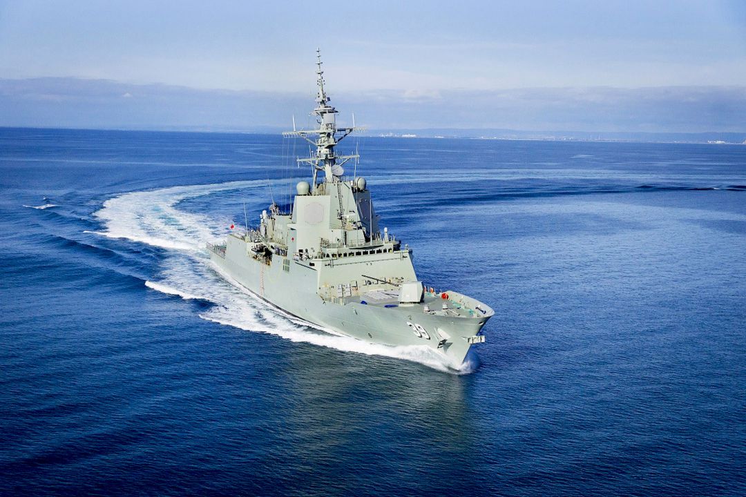 Una fragata de la Armada Española Una fragata de la Armada Española