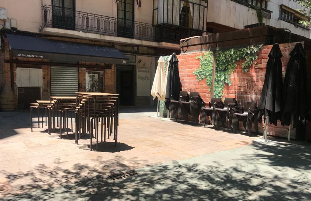 El Bar Los Faroles de Ciudad Real vuelve a abrir su terraza El Bar Los Faroles de Ciudad Real vuelve a abrir su terraza