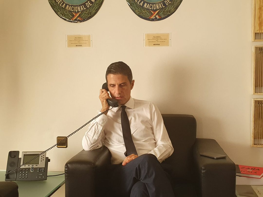 Javier Rodríguez Palacios atiende a SER Henares desde su despacho. Javier Rodríguez Palacios atiende a SER Henares desde su despacho.