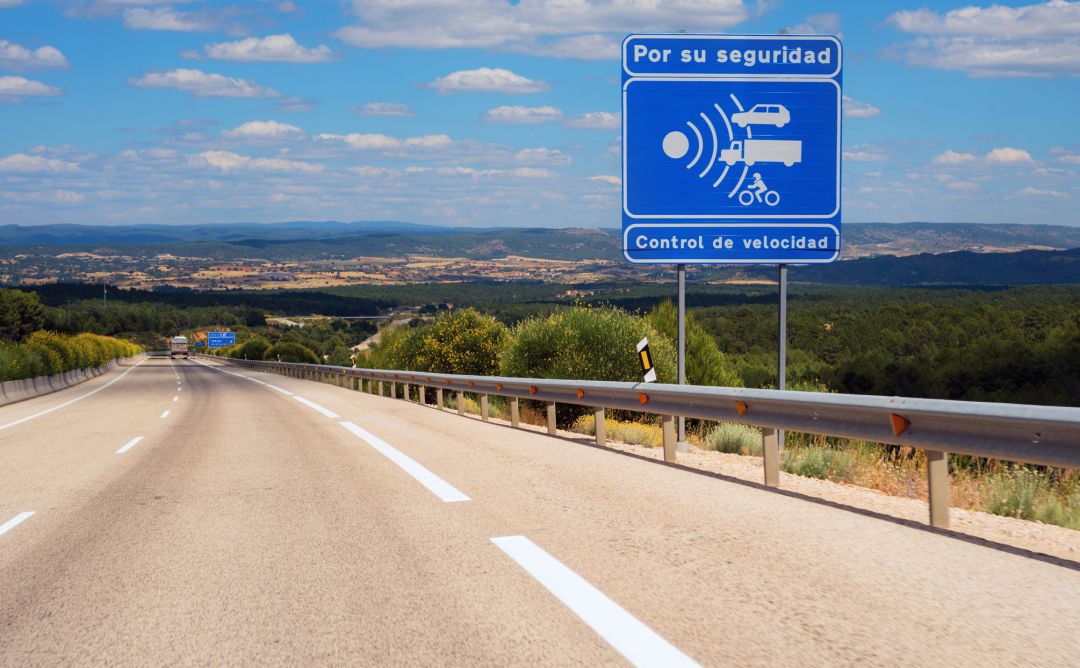 Descubre la posición de los radares tanto fijos como móviles. Descubre la posición de los radares tanto fijos como móviles.