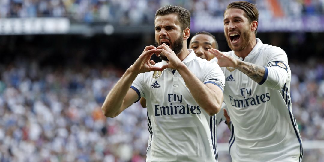 Nacho celebra un gol con Sergio Ramos. Nacho celebra un gol con Sergio Ramos.