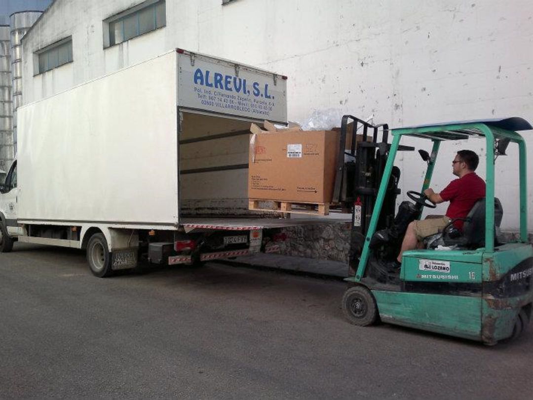 Recogida de residuos por la empresa Alrevi Recogida de residuos por la empresa Alrevi