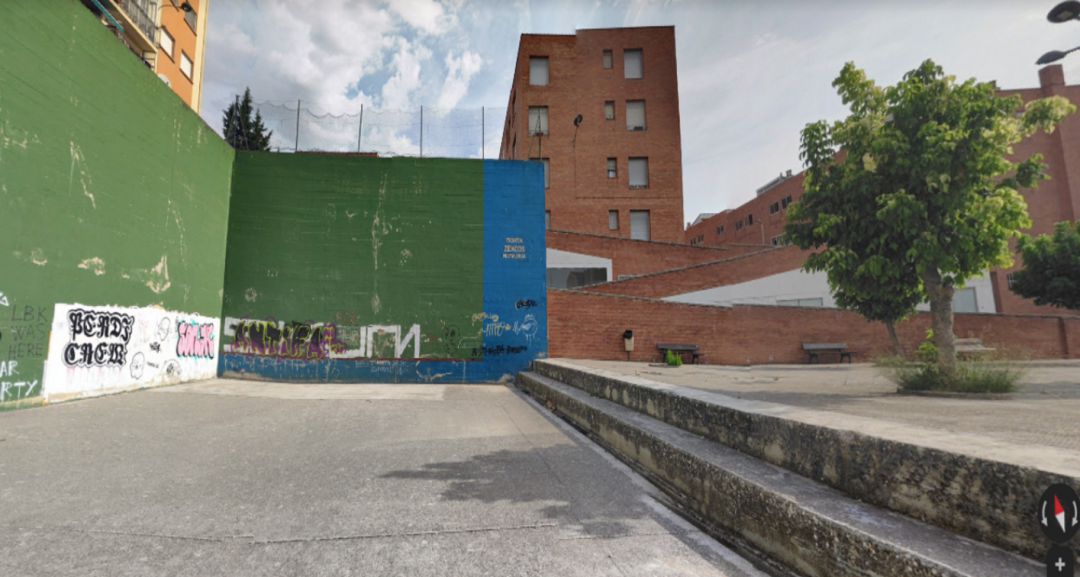 Frontón abierto de la cooperativa Cidacos que el Ayuntamiento de Tafalla quiere remodelar Frontón abierto de la cooperativa Cidacos que el Ayuntamiento de Tafalla quiere remodelar