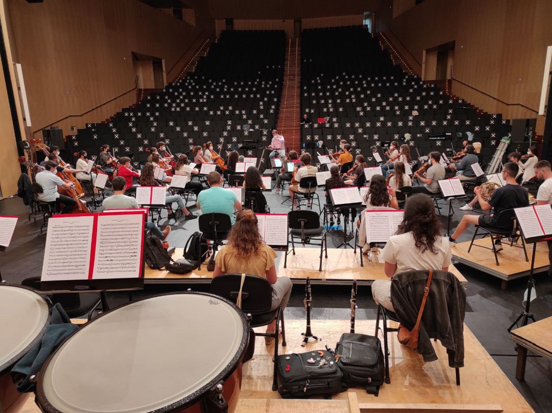 La Orquesta Sinfónica en pleno ensayo La Orquesta Sinfónica en pleno ensayo