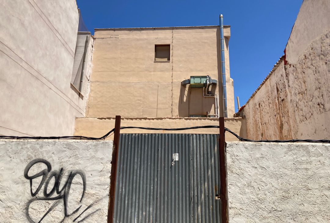 Imagen de la parcela que ha adquirido el Ayuntamiento, detrás del Museo municipal de Valdepeñas (Ciudad Real) Imagen de la parcela que ha adquirido el Ayuntamiento, detrás del Museo municipal de Valdepeñas (Ciudad Real)