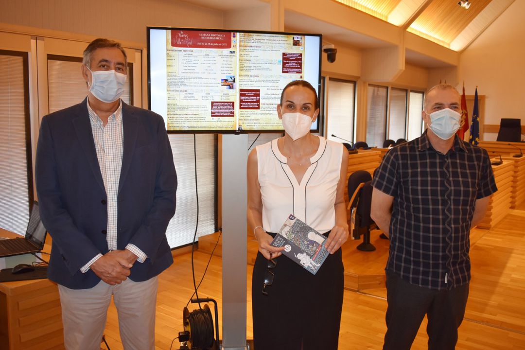 José Caro, Eva María Masías y Nacho Sánchez en la presentación de la Semana Histórica José Caro, Eva María Masías y Nacho Sánchez en la presentación de la Semana Histórica