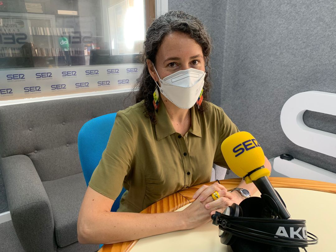 Ariagona González, consejera del Cabildo de Lanzarote y diputada del PSOE por Lanzarote en el Congreso. Ariagona González, consejera del Cabildo de Lanzarote y diputada del PSOE por Lanzarote en el Congreso.