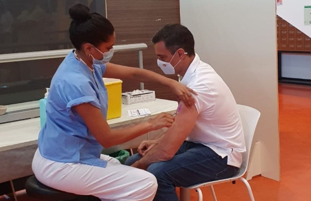 El presidente del Gobierno recibe la segunda dosis de la vacuna El presidente del Gobierno recibe la segunda dosis de la vacuna