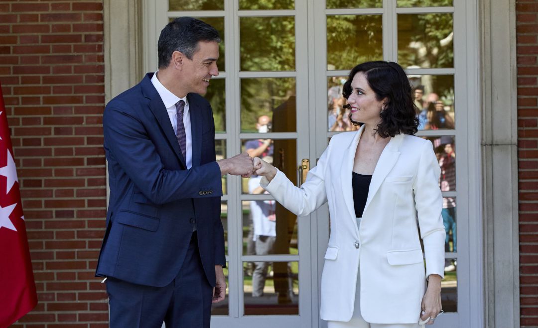 El presidente del Gobierno, Pedro Sánchez, se ha reunido con la presidenta de la Comunidad de Madrid, Isabel Díaz Ayuso, en La Moncloa. El presidente del Gobierno, Pedro Sánchez, se ha reunido con la presidenta de la Comunidad de Madrid, Isabel Díaz Ayuso, en La Moncloa.