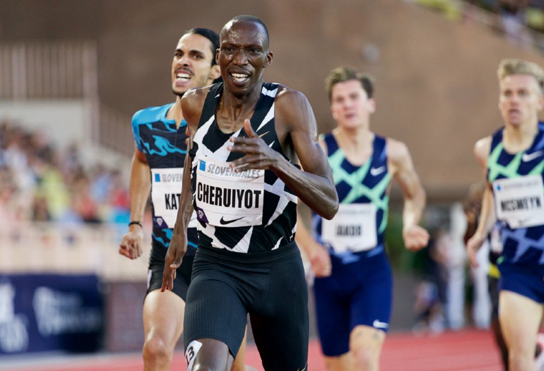 Mohamed Katir por detrás de Cheruiyot Mohamed Katir por detrás de Cheruiyot