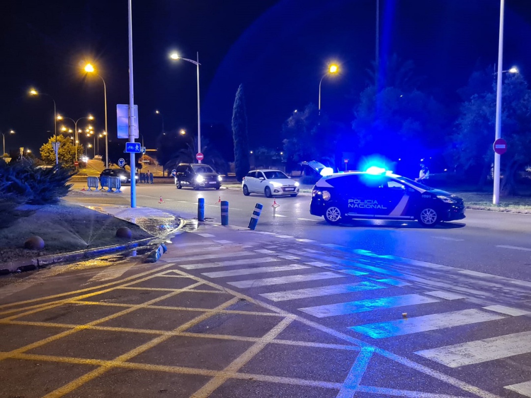 Los controles policiales en Palma continúan durante el fin de semana. Los controles policiales en Palma continúan durante el fin de semana.