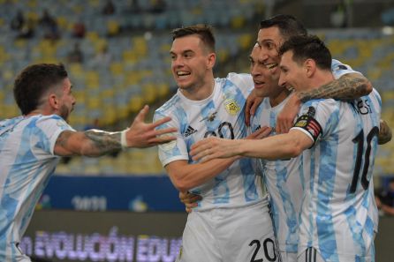 Los jugadores de Argentina celebrando el gol de Di María Los jugadores de Argentina celebrando el gol de Di María