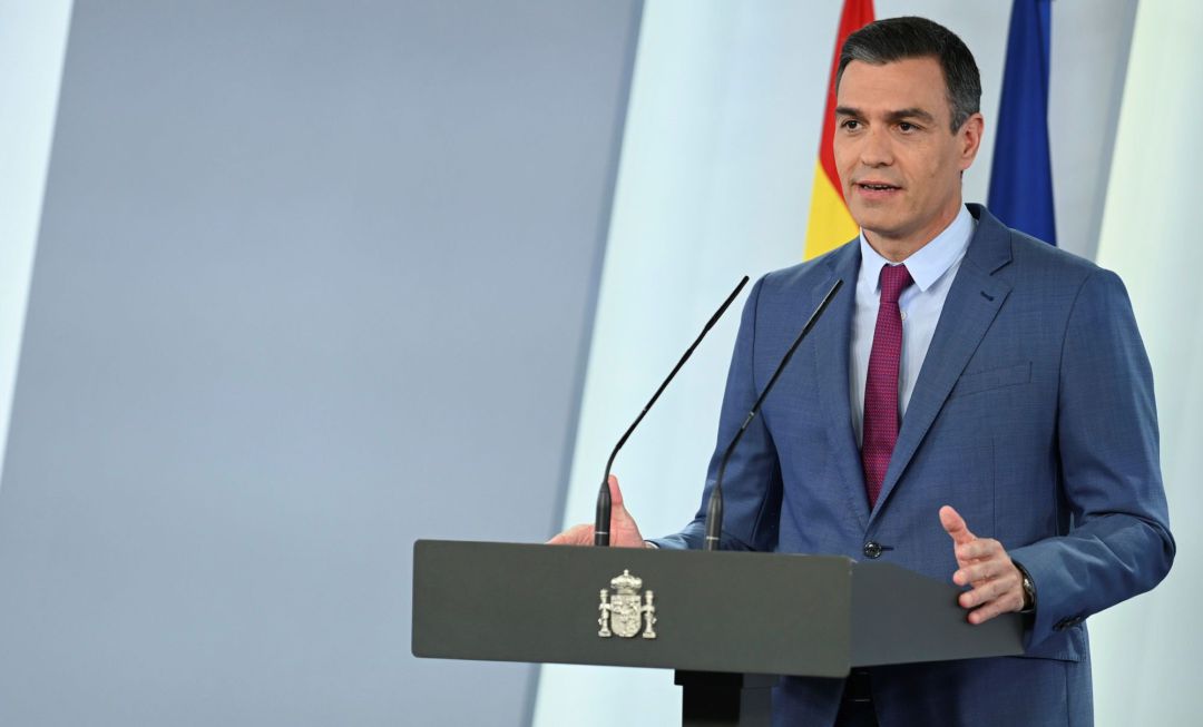 El presidente del Gobierno, Pedro Sánchez durante su comparecencia en la que ha dado a conocer la nueva composición del Gobierno, este sábado en el Palacio de la Moncloa, en Madrid. El presidente del Gobierno, Pedro Sánchez durante su comparecencia en la que ha dado a conocer la nueva composición del Gobierno, este sábado en el Palacio de la Moncloa, en Madrid.