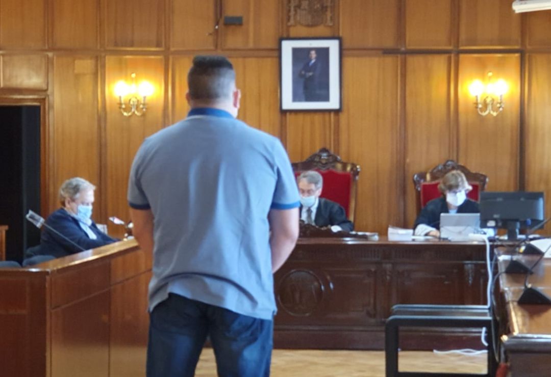 Imagen de la declaración del acusado durante el juicio Imagen de la declaración del acusado durante el juicio