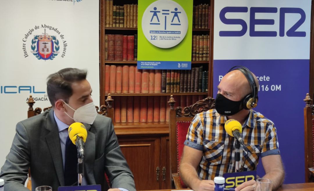 Albino Escribano, decano del Colegio de la Abogacía de Albacete y presidente del Consejo de la Abogacía de Castilla- La Mancha junto a Kiko Aznar Albino Escribano, decano del Colegio de la Abogacía de Albacete y presidente del Consejo de la Abogacía de Castilla- La Mancha junto a Kiko Aznar