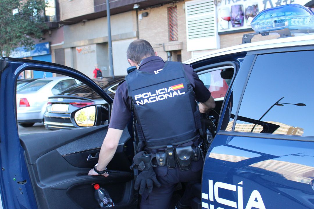 Imagen de un agente de Policía Nacional Imagen de un agente de Policía Nacional