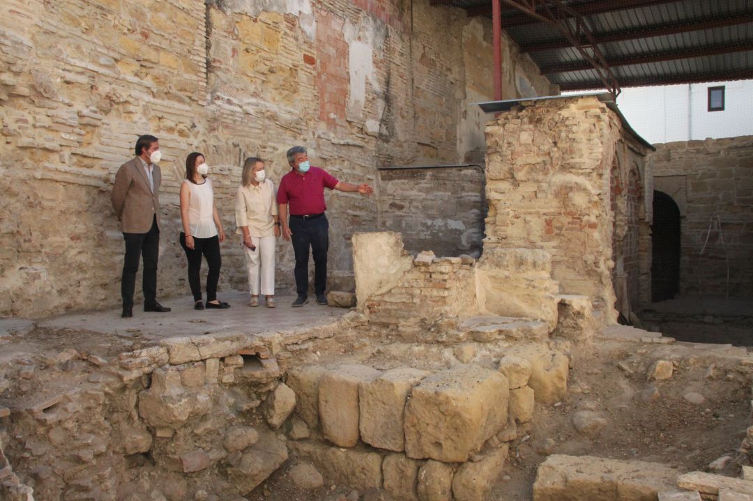 Visita a los Baños Árabes de La Pescadería de Macarena O´Neil, Cristina Casanueva y Antonio Repullo. Visita a los Baños Árabes de La Pescadería de Macarena O´Neil, Cristina Casanueva y Antonio Repullo.
