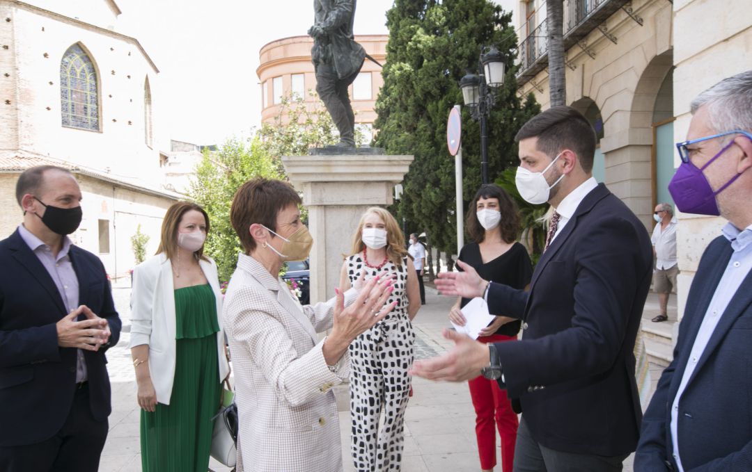 Mavi Mestre, rectora UV, y el alcalde de Gandia en la inauguración de la UEG Mavi Mestre, rectora UV, y el alcalde de Gandia en la inauguración de la UEG