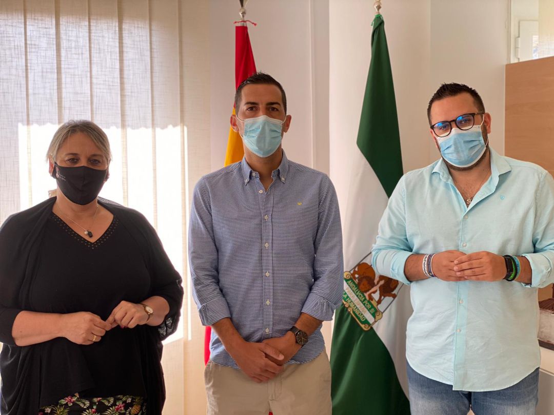 La alcaldesa de Las Gabias (Granada), María Merinda Sádaba, y otros responsables municipales en la presentación de las fiestas patronales de 2021 La alcaldesa de Las Gabias (Granada), María Merinda Sádaba, y otros responsables municipales en la presentación de las fiestas patronales de 2021