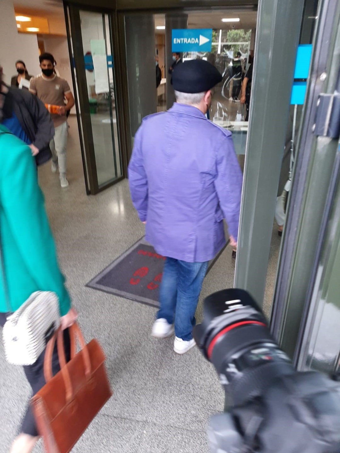 El principal sospechoso del doble crimen del Cash Record acude al juzgado en Lugo. El principal sospechoso del doble crimen del Cash Record acude al juzgado en Lugo.