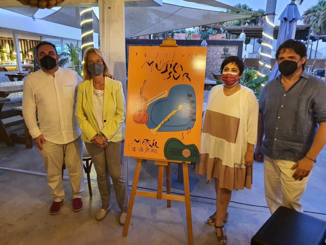 La alcaldesa de Motril, Luisa García Chamorro, presenta junto al director del festival, Juan Carlos Garvayo, el concejal de cultura, Miguel Ángel Muñoz y la diseñadora del cartel, Eva Juárez, la programación del Festival Música Sur La alcaldesa de Motril, Luisa García Chamorro, presenta junto al director del festival, Juan Carlos Garvayo, el concejal de cultura, Miguel Ángel Muñoz y la diseñadora del cartel, Eva Juárez, la programación del Festival Música Sur